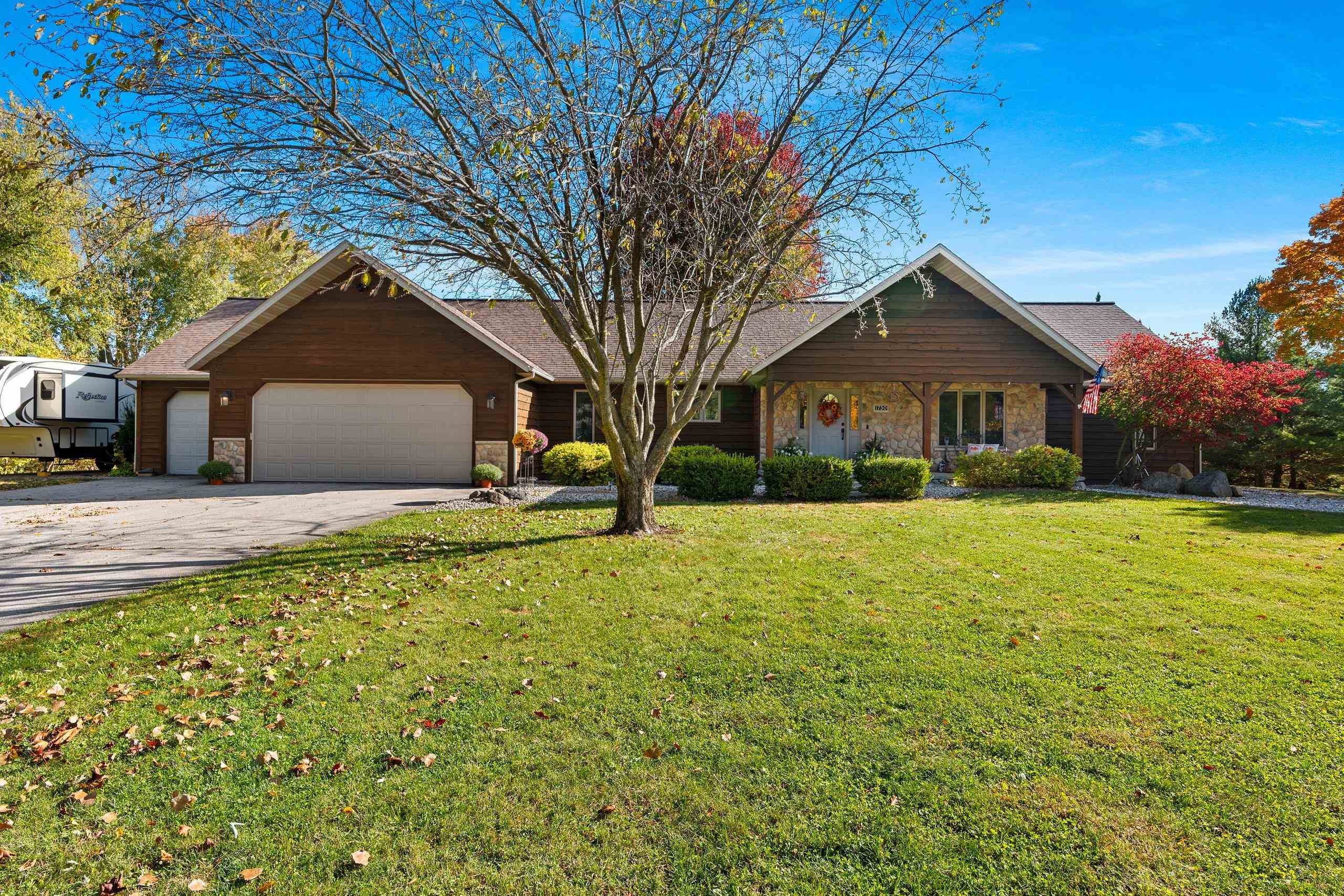 Green Bay, Wisconsin 54313, United States, 3 Bedrooms Bedrooms, ,3 BathroomsBathrooms,Residential,Active,231844