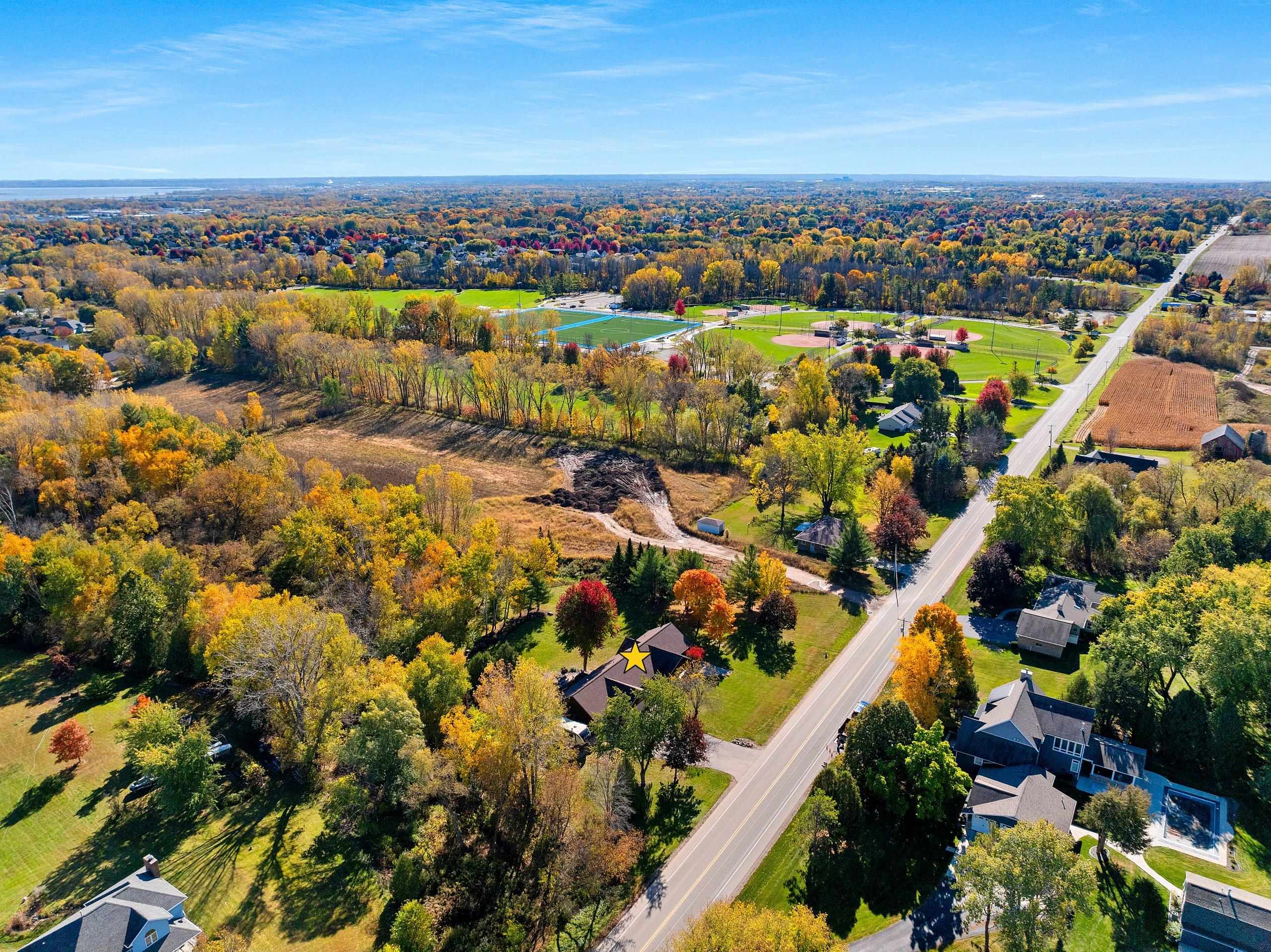 Green Bay, Wisconsin 54313, United States, 3 Bedrooms Bedrooms, ,3 BathroomsBathrooms,Residential,Active,231844