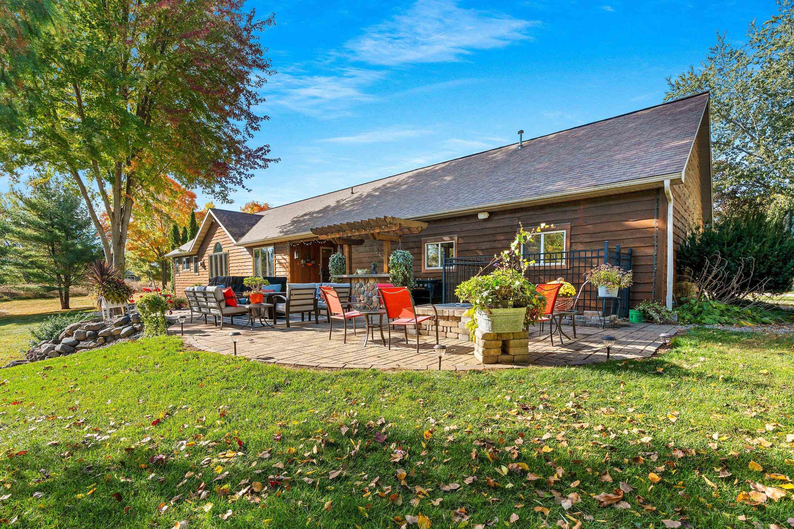 Green Bay, Wisconsin 54313, United States, 3 Bedrooms Bedrooms, ,3 BathroomsBathrooms,Residential,Active,231844