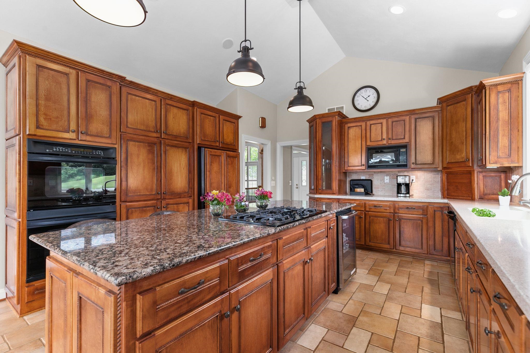 Appleton, Wisconsin 54915, United States, 4 Bedrooms Bedrooms, ,5 BathroomsBathrooms,Residential,Active,134944