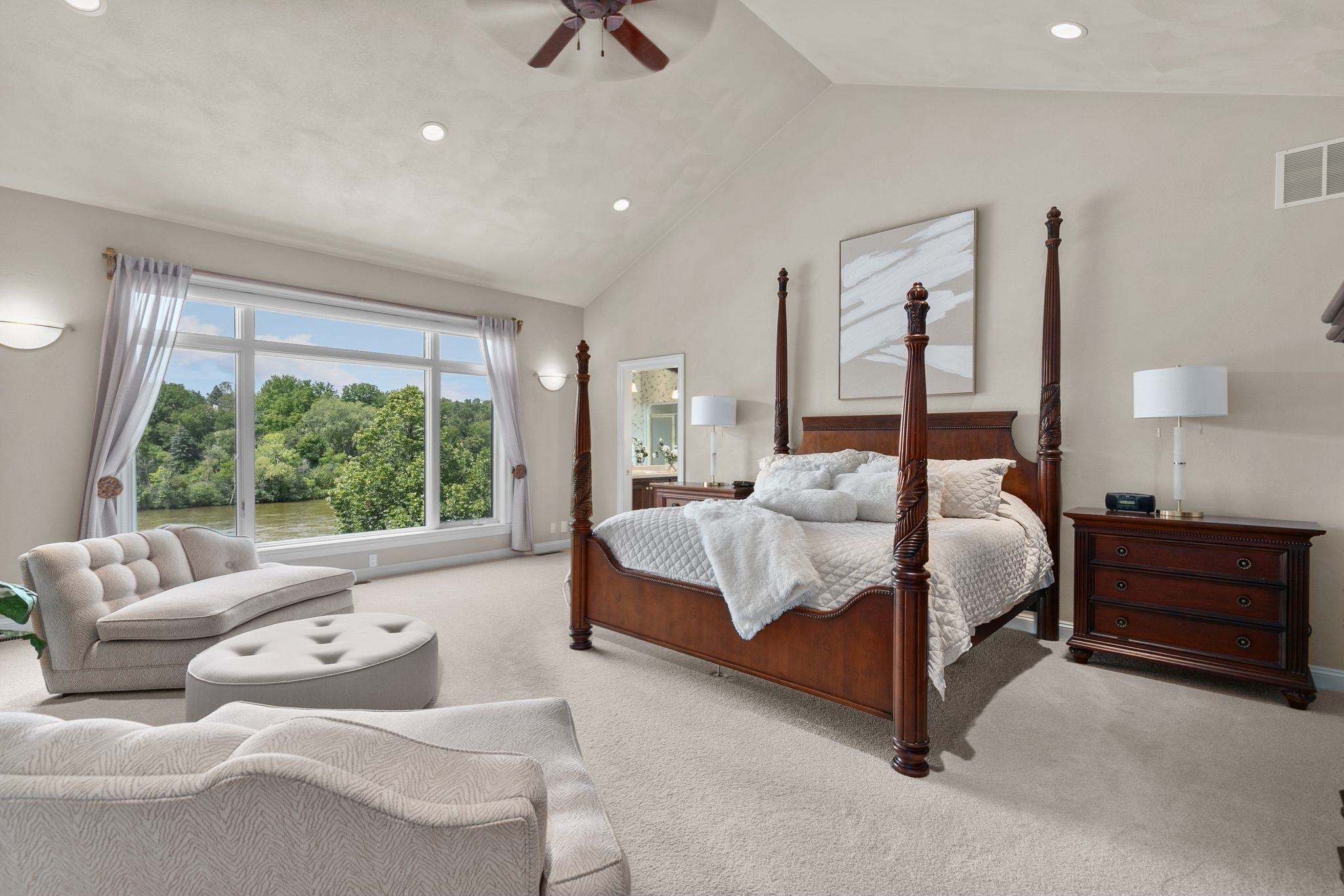 Appleton, Wisconsin 54915, United States, 4 Bedrooms Bedrooms, ,5 BathroomsBathrooms,Residential,Active,134944