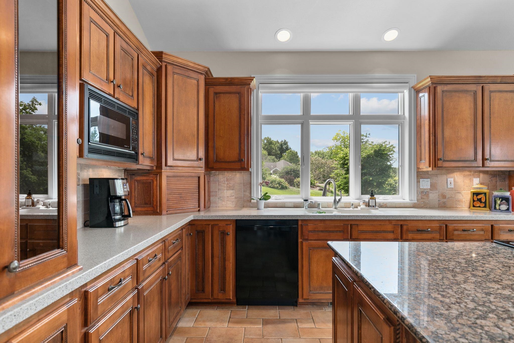 Appleton, Wisconsin 54915, United States, 4 Bedrooms Bedrooms, ,5 BathroomsBathrooms,Residential,Active,134944