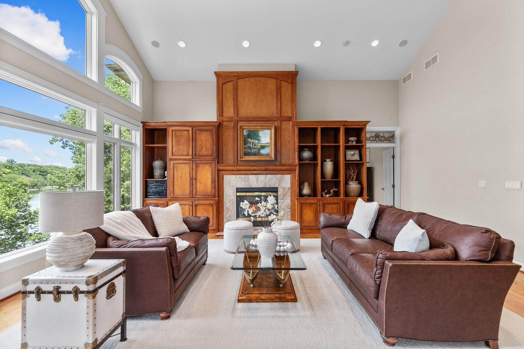 Appleton, Wisconsin 54915, United States, 4 Bedrooms Bedrooms, ,5 BathroomsBathrooms,Residential,Active,134944