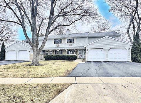 Photo of 77 UNIVERSITY Drive, FOND DU LAC, WI 54935 (MLS # 50321737)