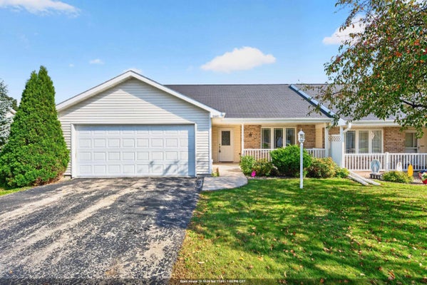 246 WYLDEWOOD DR, OSHKOSH, WI 54904 - Image 42dccbc6a73672eefffbb192b7ae4e1c/3520456175