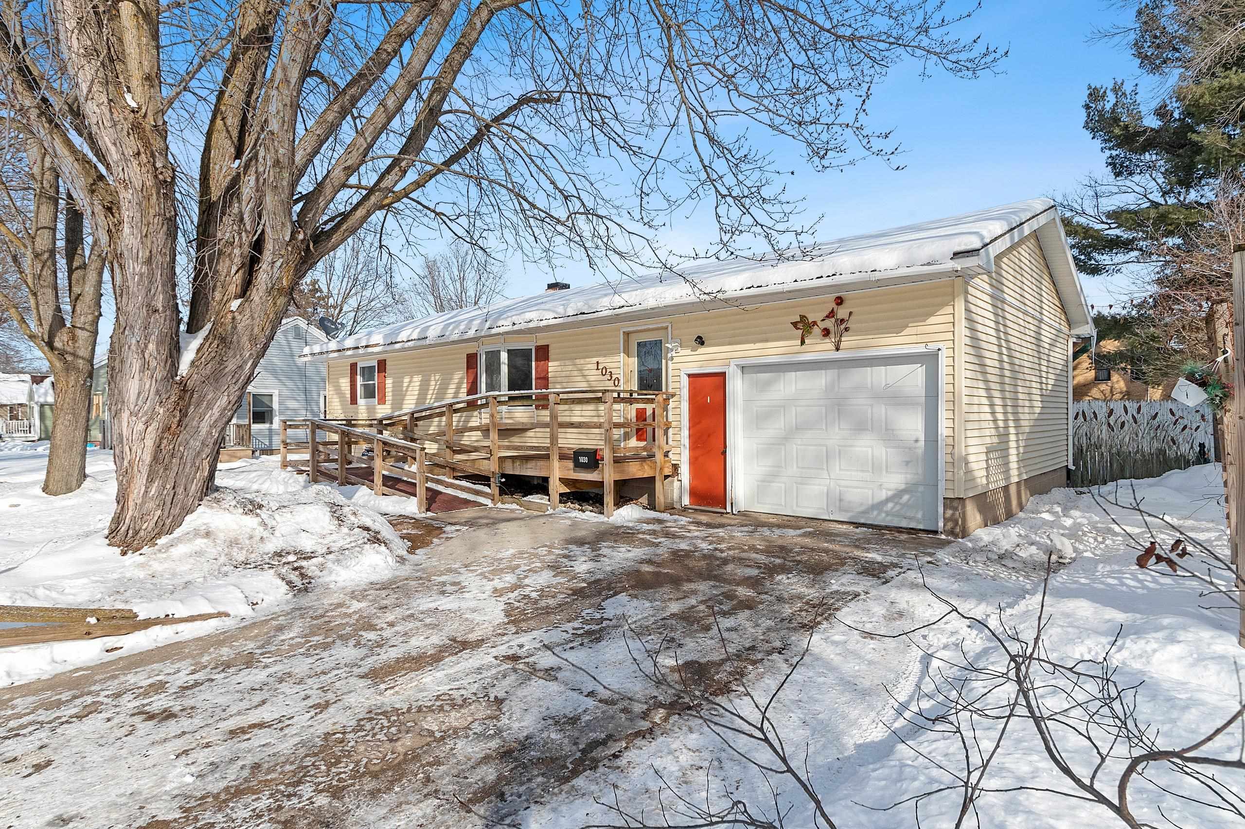 Shawano, Wisconsin 54166, United States, 2 Bedrooms Bedrooms, ,1 BathroomBathrooms,Residential,Pending,1397