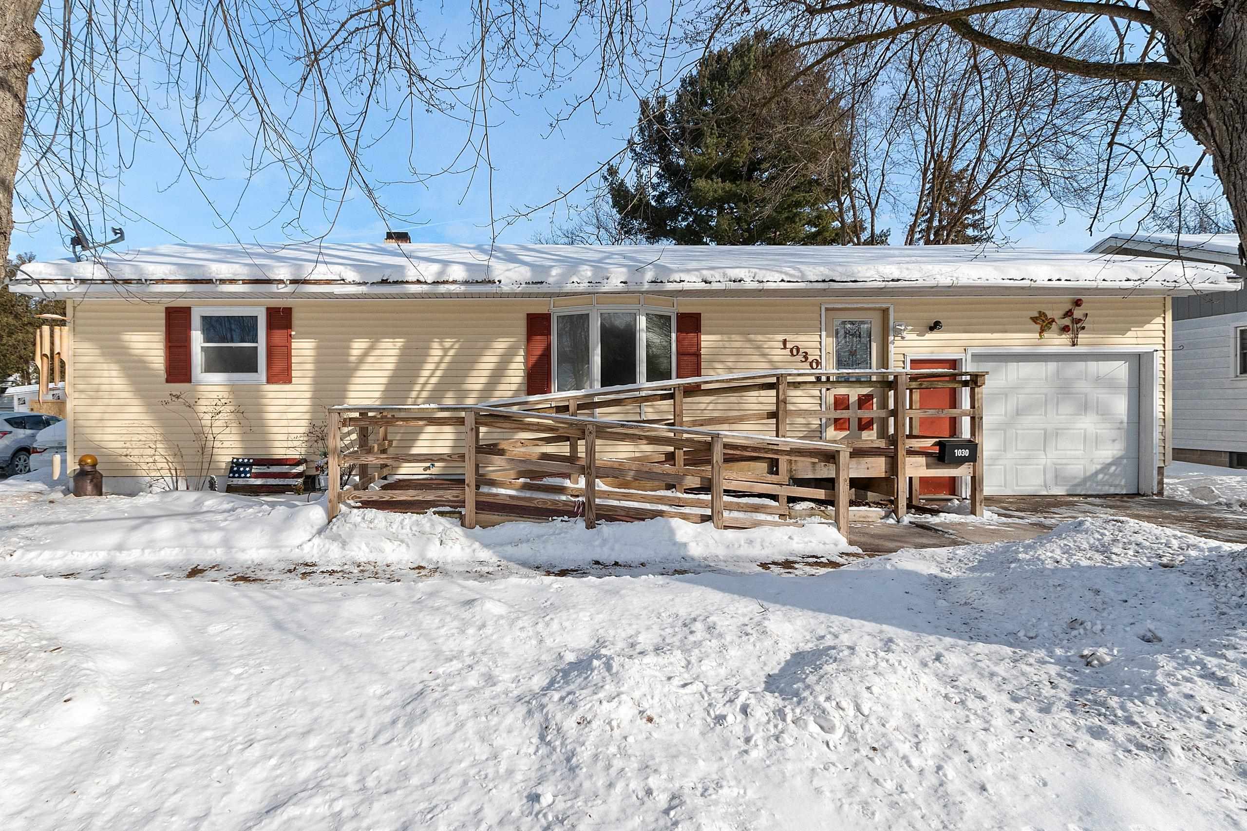 Shawano, Wisconsin 54166, United States, 2 Bedrooms Bedrooms, ,1 BathroomBathrooms,Residential,Pending,1397