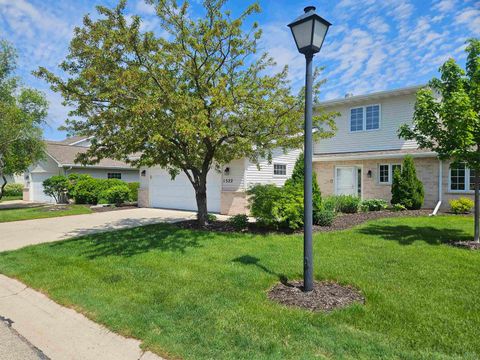 Photo of 1522 RIVER PINES Drive, GREEN BAY, WI 54311 (MLS # 50327006)