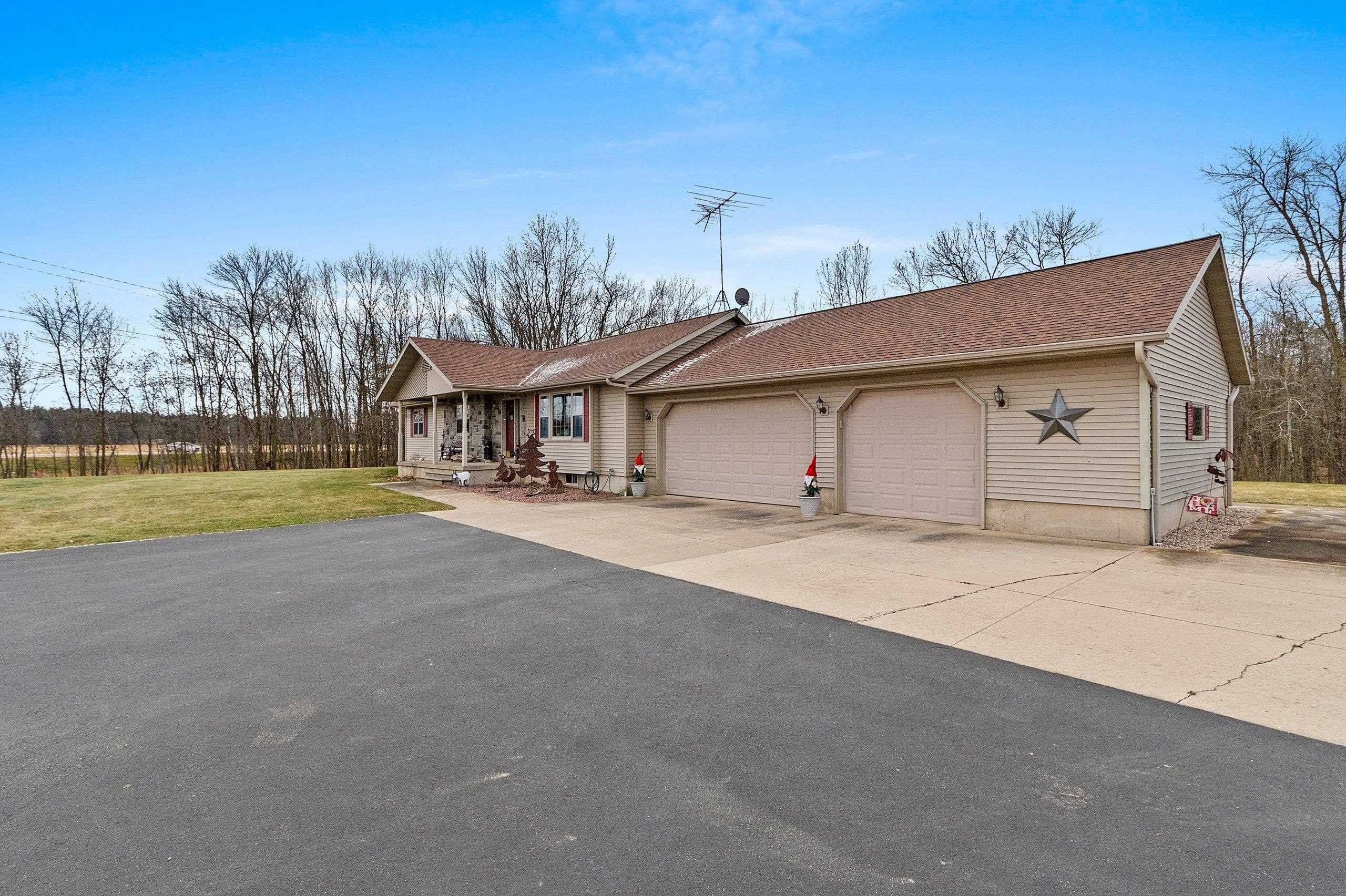 Shawano, Wisconsin 54166, United States, 3 Bedrooms Bedrooms, ,3 BathroomsBathrooms,Residential,Pending,29336