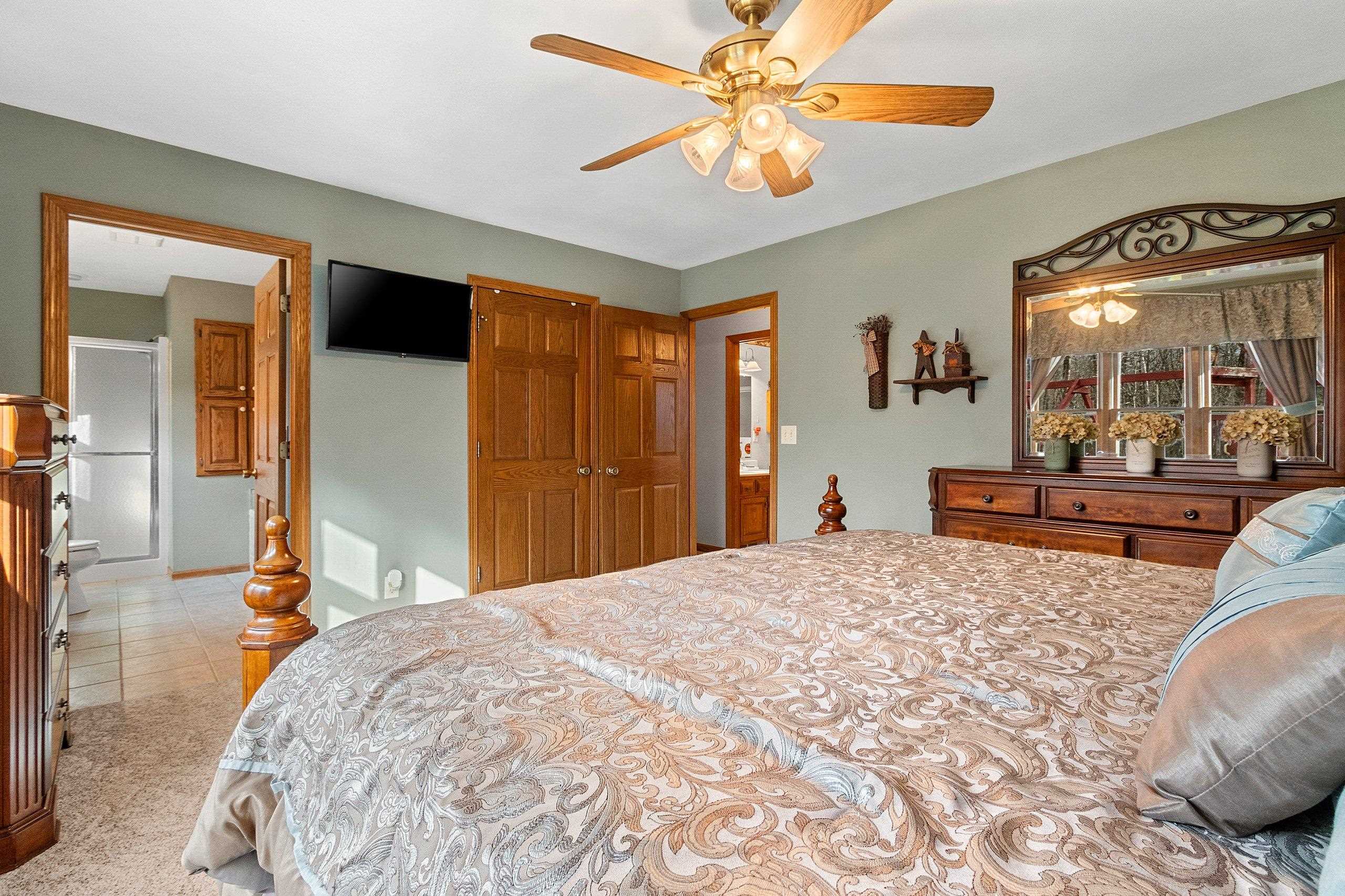 Shawano, Wisconsin 54166, United States, 3 Bedrooms Bedrooms, ,3 BathroomsBathrooms,Residential,Pending,29336