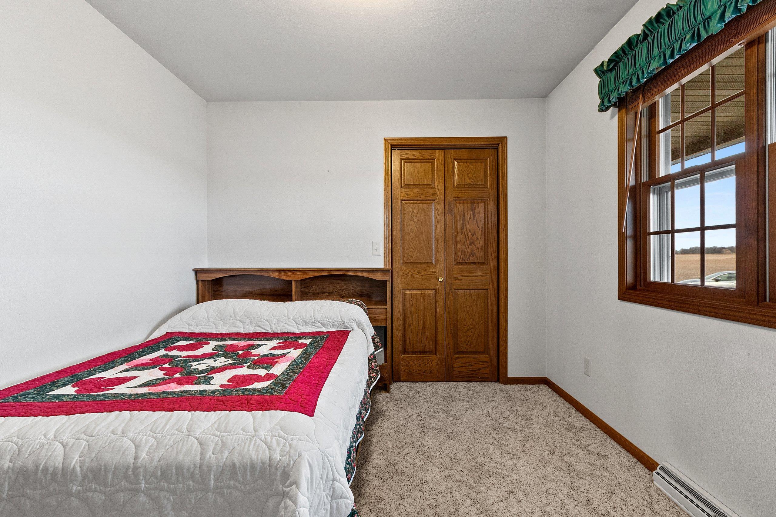 Shawano, Wisconsin 54166, United States, 3 Bedrooms Bedrooms, ,3 BathroomsBathrooms,Residential,Pending,29336