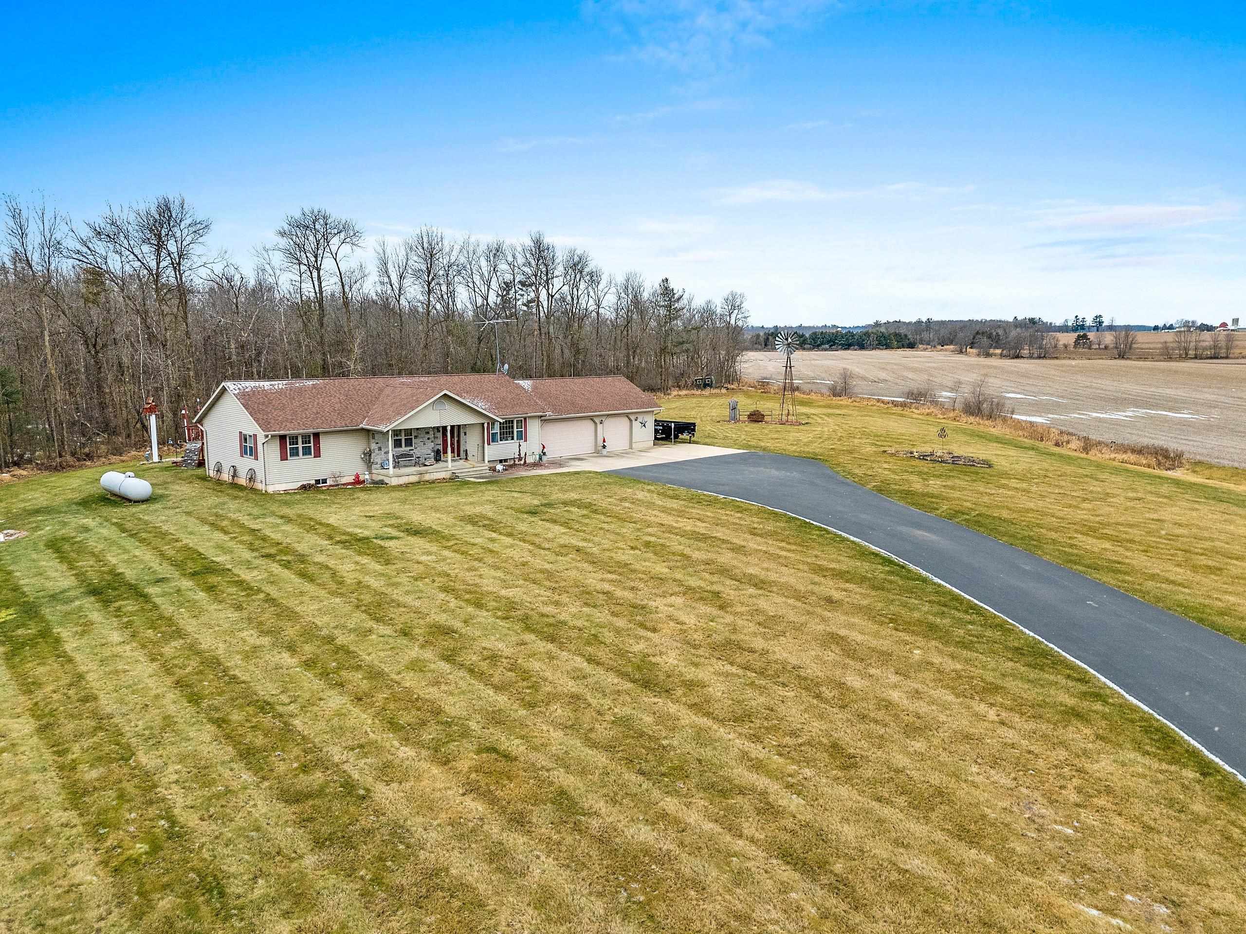 Shawano, Wisconsin 54166, United States, 3 Bedrooms Bedrooms, ,3 BathroomsBathrooms,Residential,Pending,29336