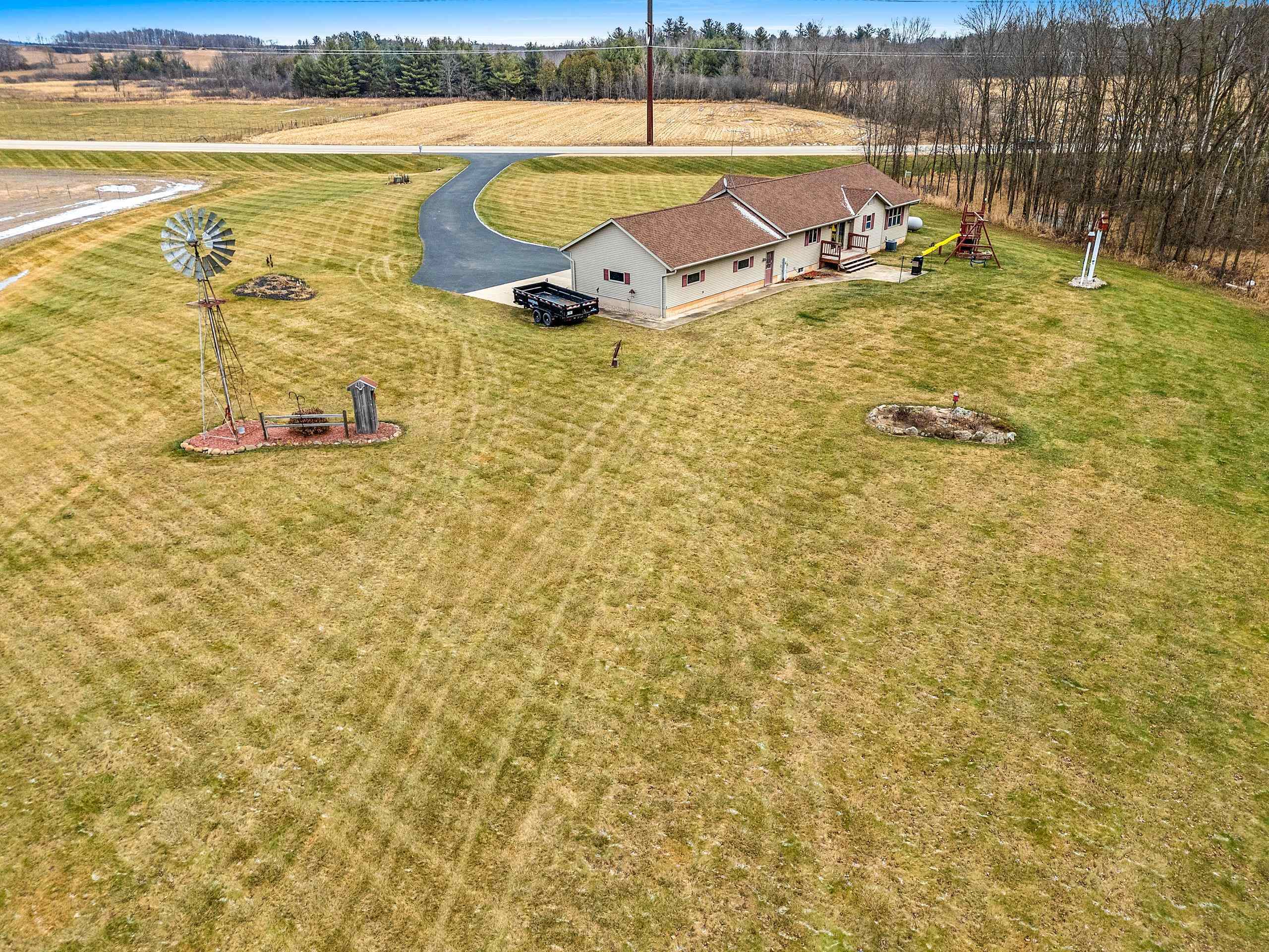 Shawano, Wisconsin 54166, United States, 3 Bedrooms Bedrooms, ,3 BathroomsBathrooms,Residential,Pending,29336