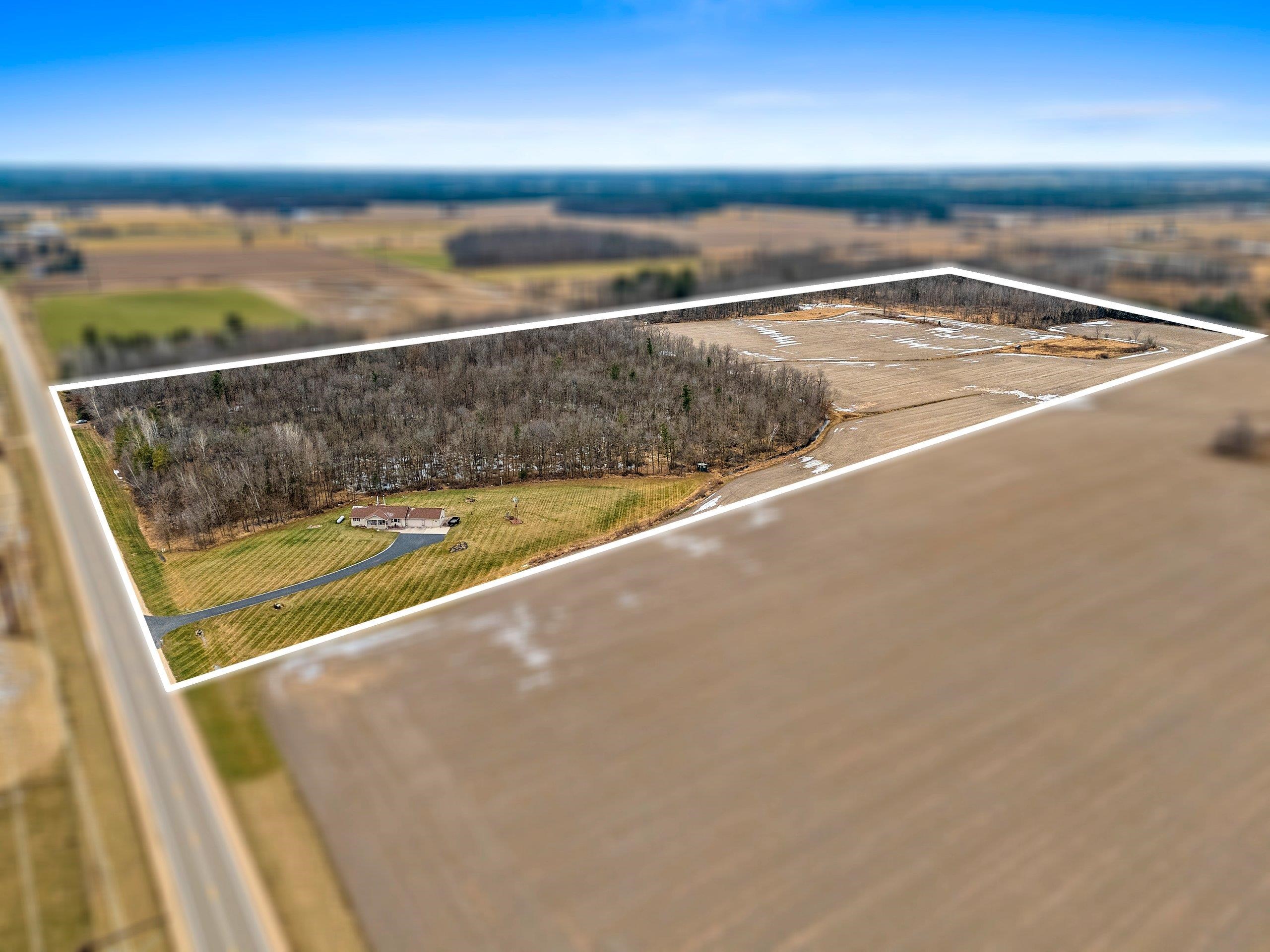 Shawano, Wisconsin 54166, United States, 3 Bedrooms Bedrooms, ,3 BathroomsBathrooms,Residential,Pending,29336