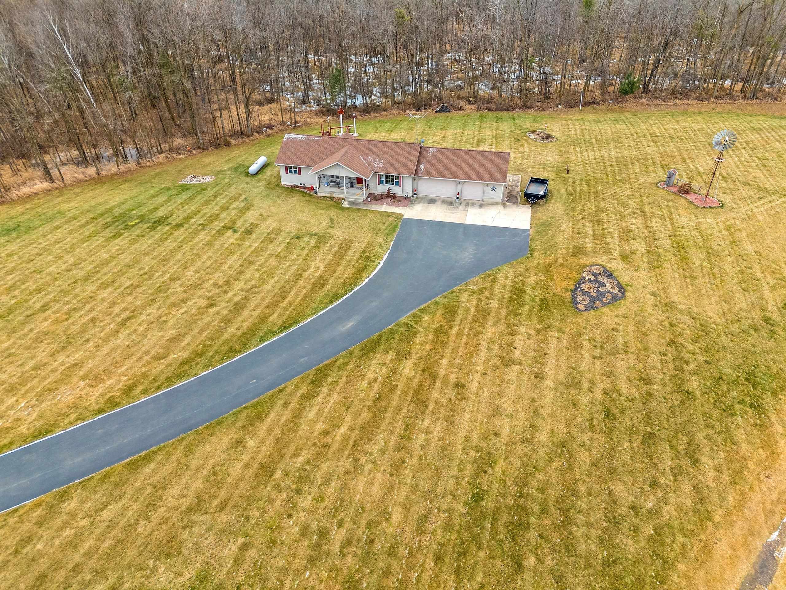 Shawano, Wisconsin 54166, United States, 3 Bedrooms Bedrooms, ,3 BathroomsBathrooms,Residential,Pending,29336