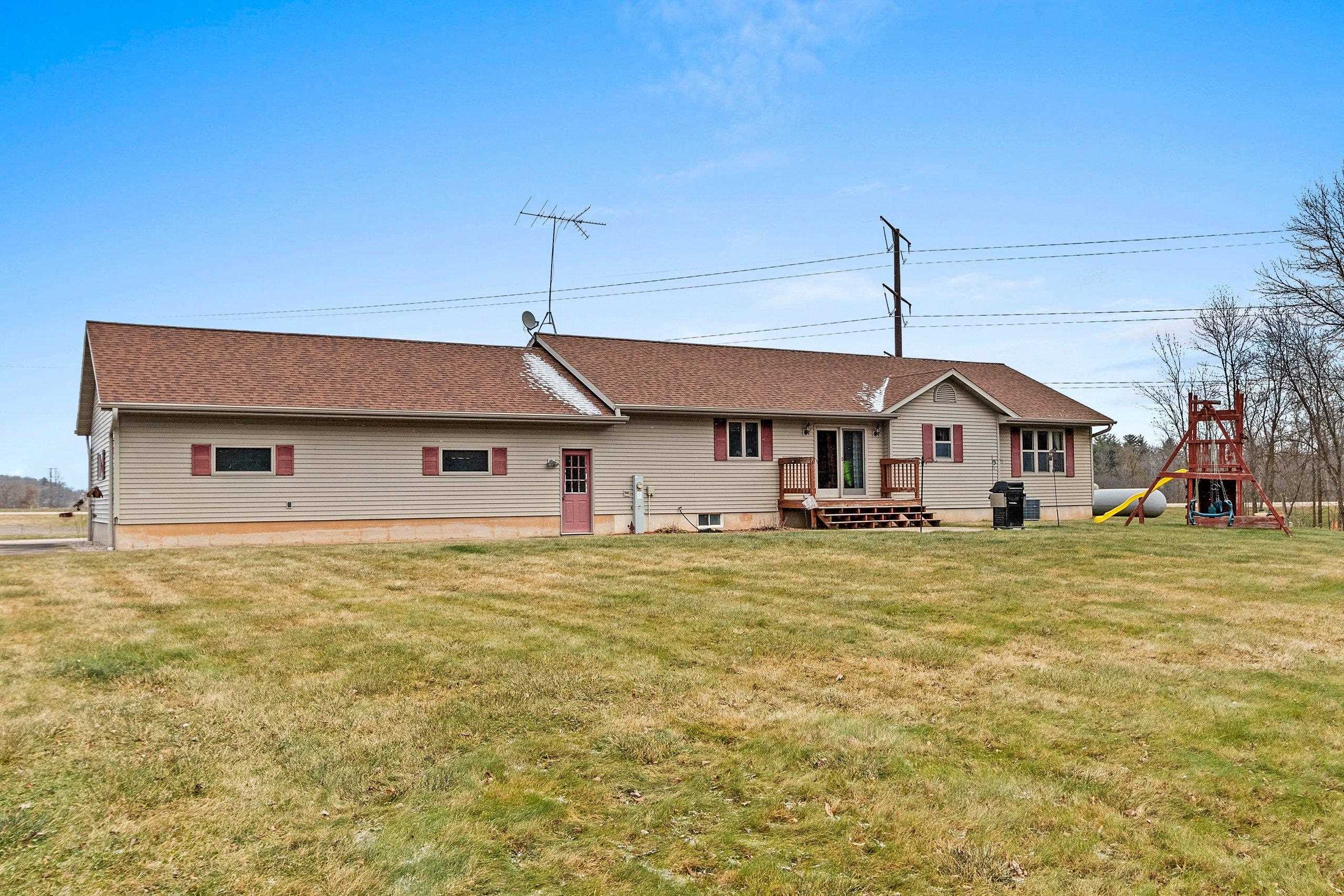 Shawano, Wisconsin 54166, United States, 3 Bedrooms Bedrooms, ,3 BathroomsBathrooms,Residential,Pending,29336