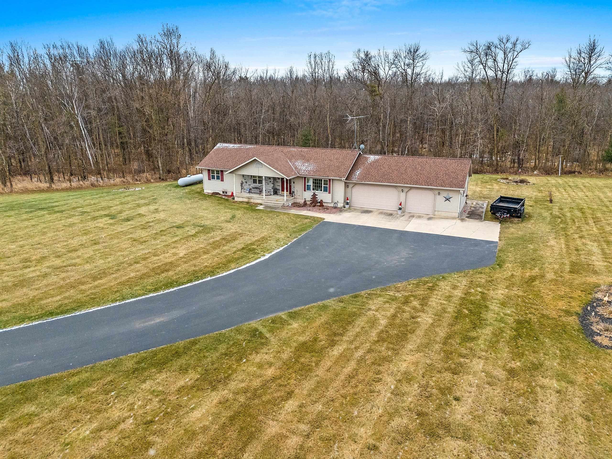 Shawano, Wisconsin 54166, United States, 3 Bedrooms Bedrooms, ,3 BathroomsBathrooms,Residential,Pending,29336