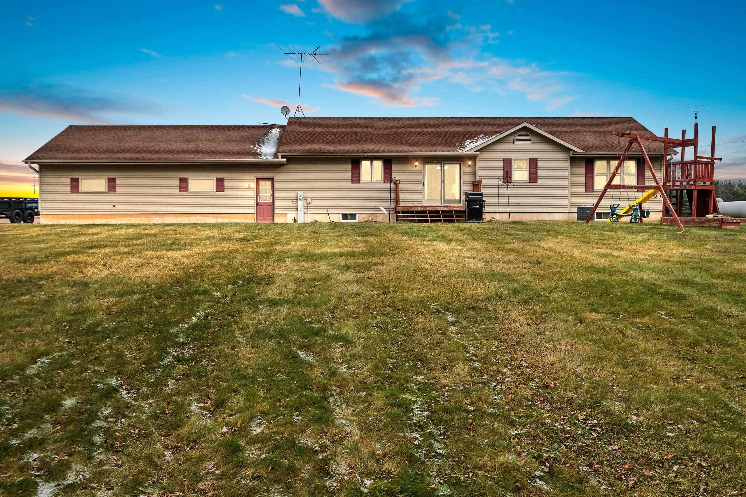 Shawano, Wisconsin 54166, United States, 3 Bedrooms Bedrooms, ,3 BathroomsBathrooms,Residential,Pending,29336