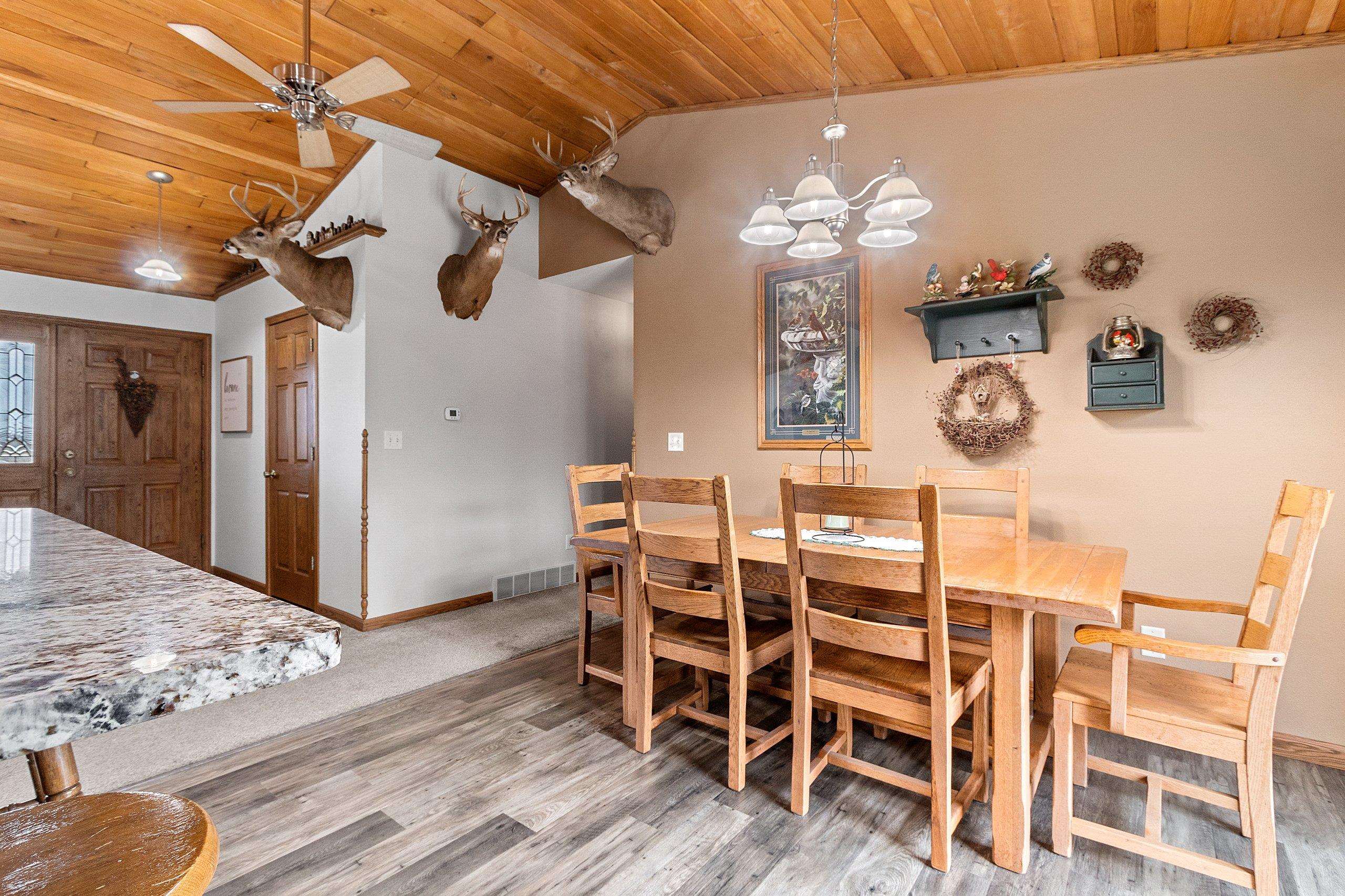 Shawano, Wisconsin 54166, United States, 3 Bedrooms Bedrooms, ,3 BathroomsBathrooms,Residential,Pending,29336