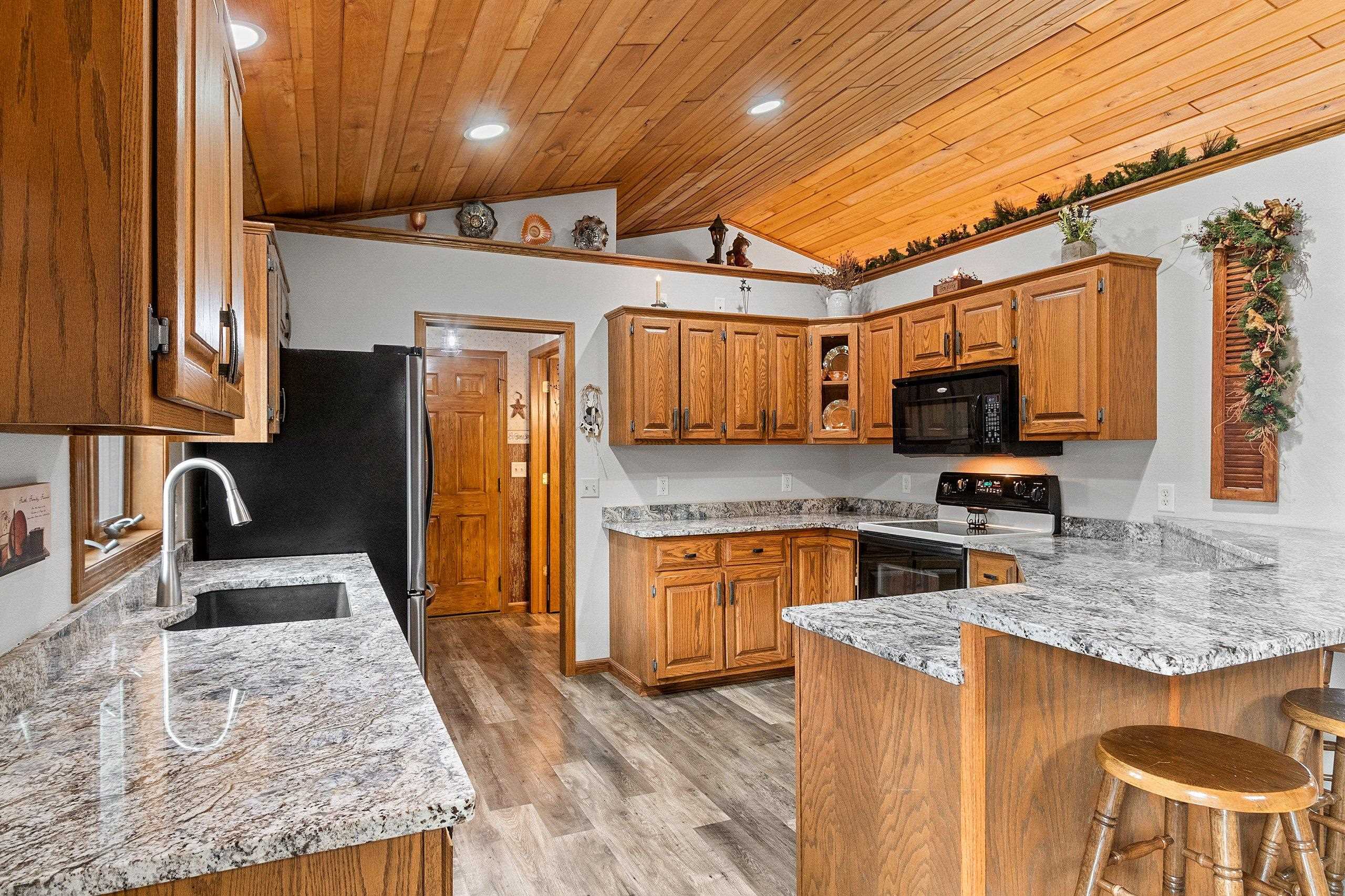 Shawano, Wisconsin 54166, United States, 3 Bedrooms Bedrooms, ,3 BathroomsBathrooms,Residential,Pending,29336