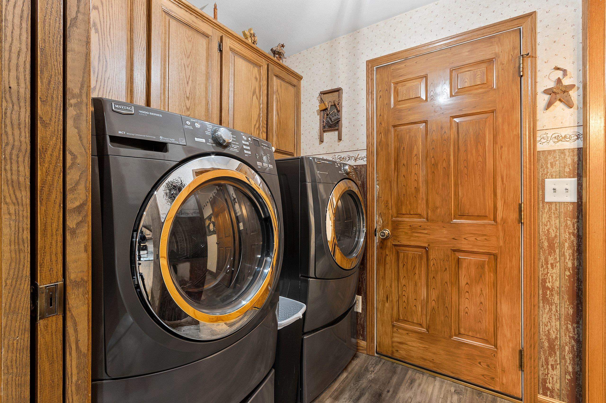 Shawano, Wisconsin 54166, United States, 3 Bedrooms Bedrooms, ,3 BathroomsBathrooms,Residential,Pending,29336