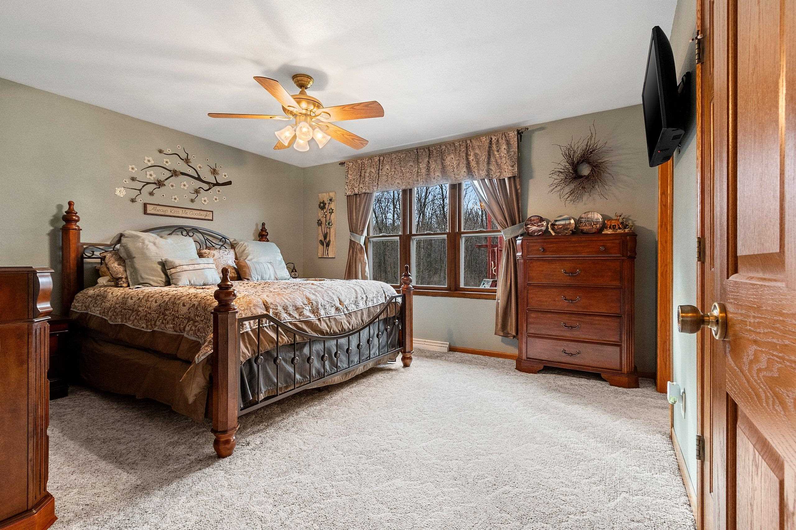 Shawano, Wisconsin 54166, United States, 3 Bedrooms Bedrooms, ,3 BathroomsBathrooms,Residential,Pending,29336