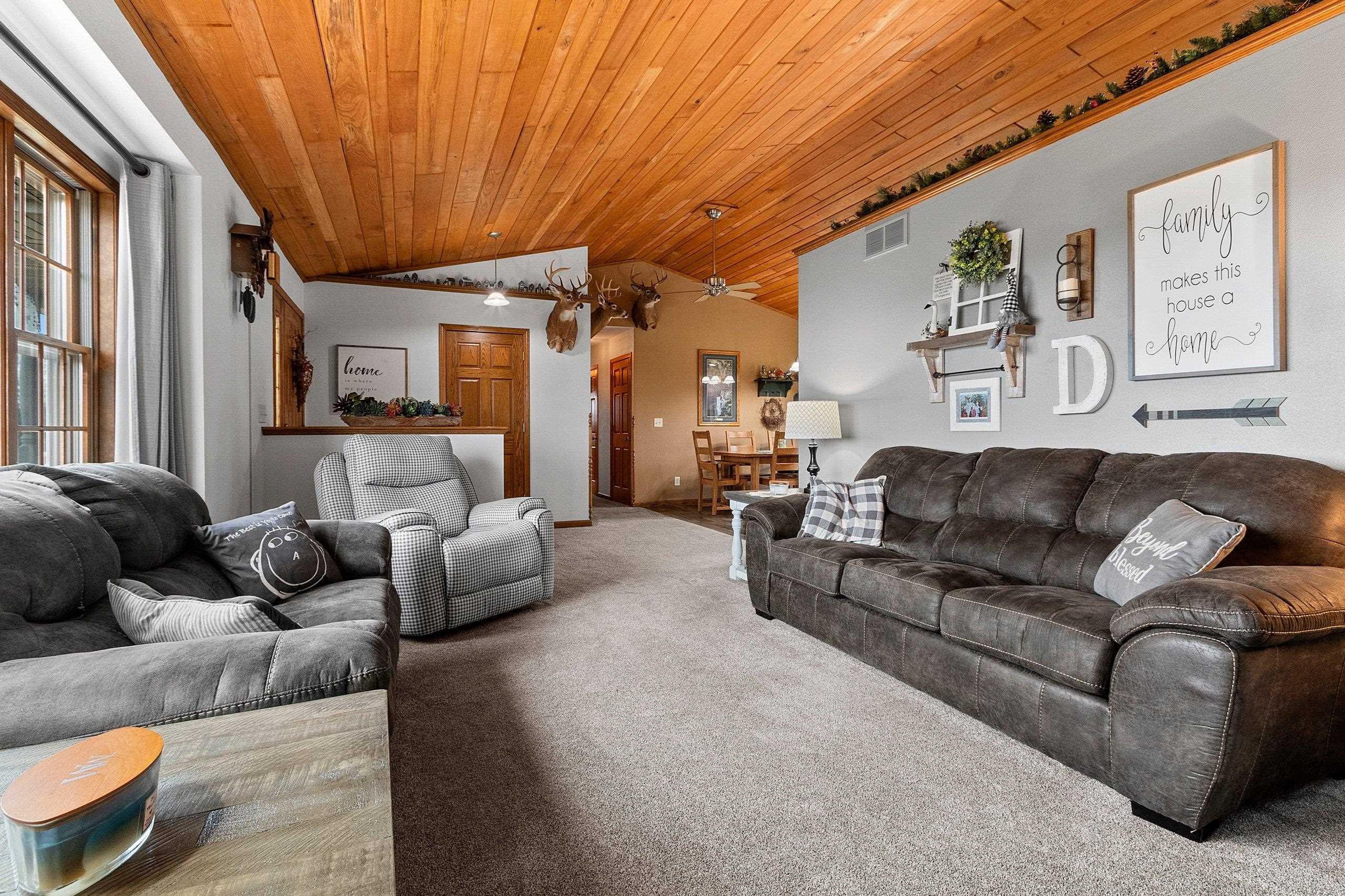 Shawano, Wisconsin 54166, United States, 3 Bedrooms Bedrooms, ,3 BathroomsBathrooms,Residential,Pending,29336