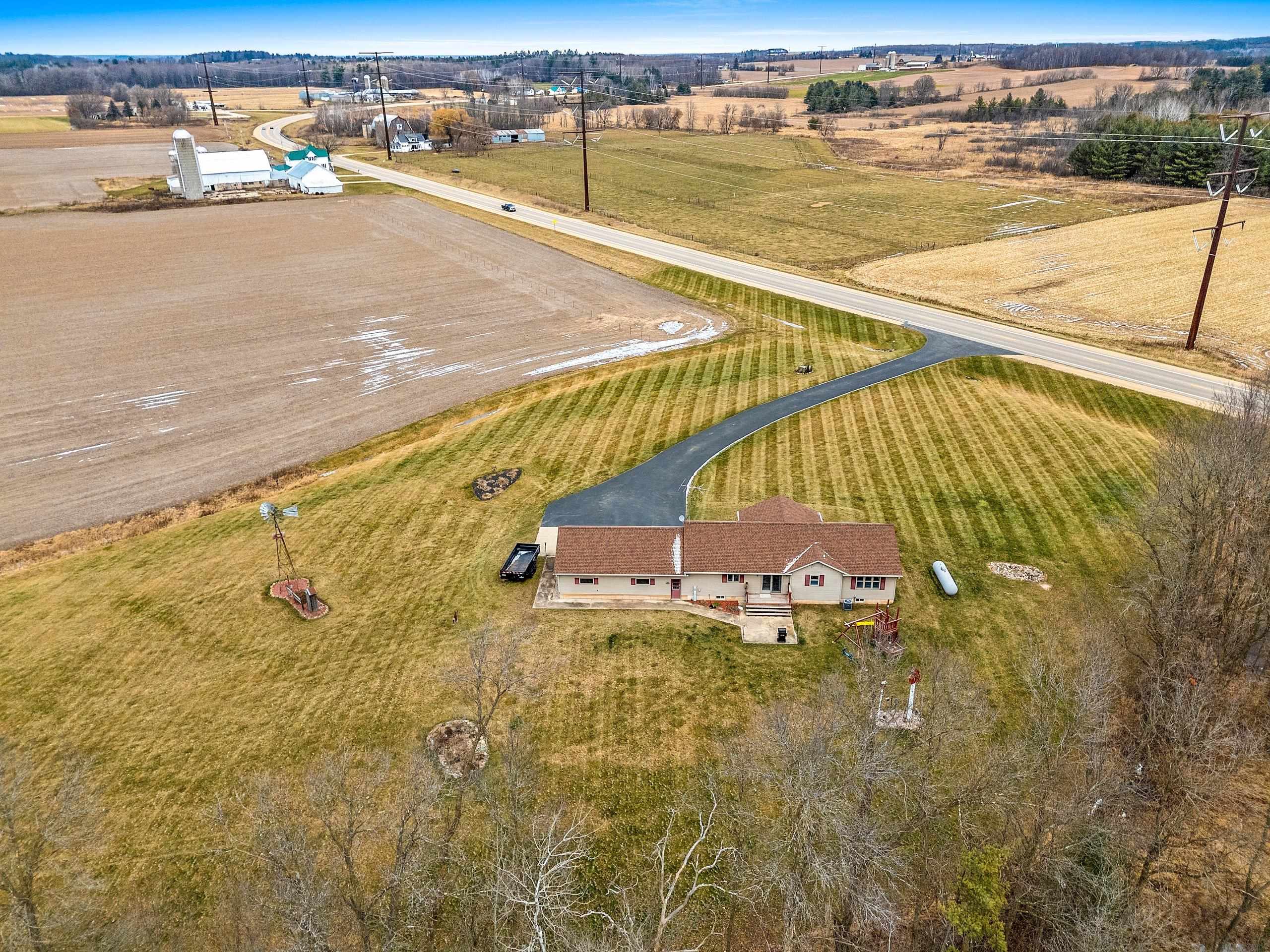 Shawano, Wisconsin 54166, United States, 3 Bedrooms Bedrooms, ,3 BathroomsBathrooms,Residential,Pending,29336