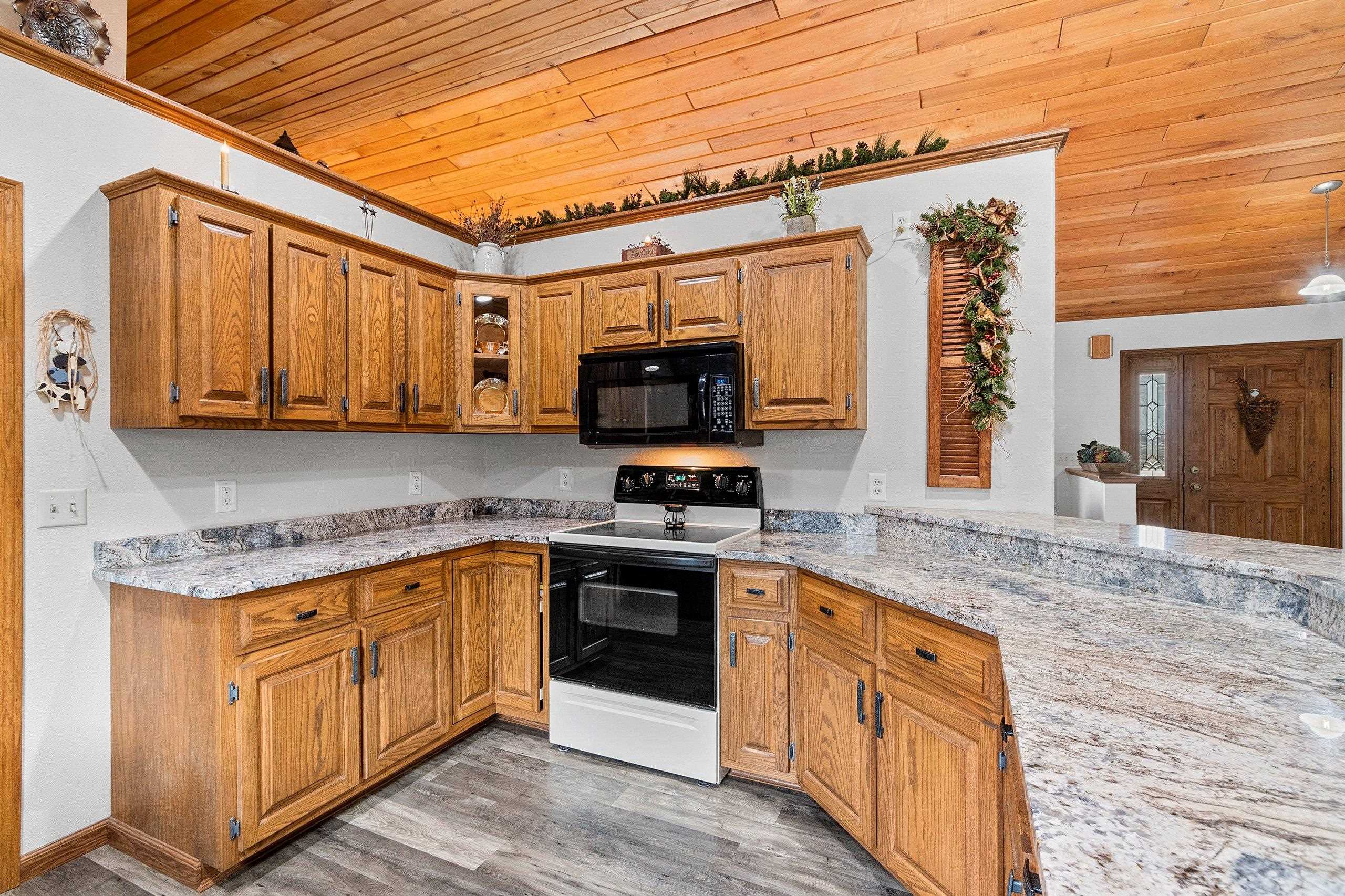 Shawano, Wisconsin 54166, United States, 3 Bedrooms Bedrooms, ,3 BathroomsBathrooms,Residential,Pending,29336