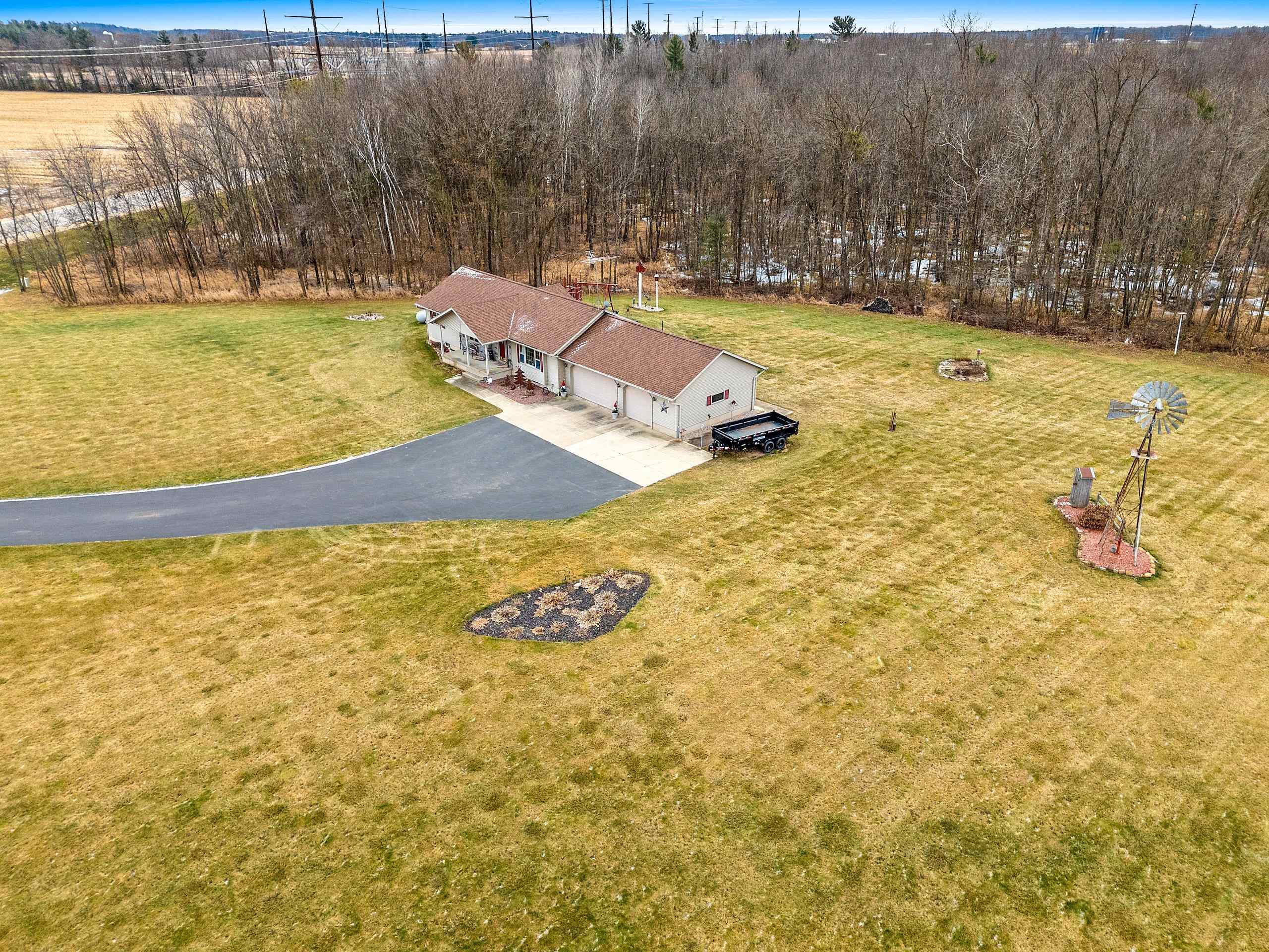 Shawano, Wisconsin 54166, United States, 3 Bedrooms Bedrooms, ,3 BathroomsBathrooms,Residential,Pending,29336