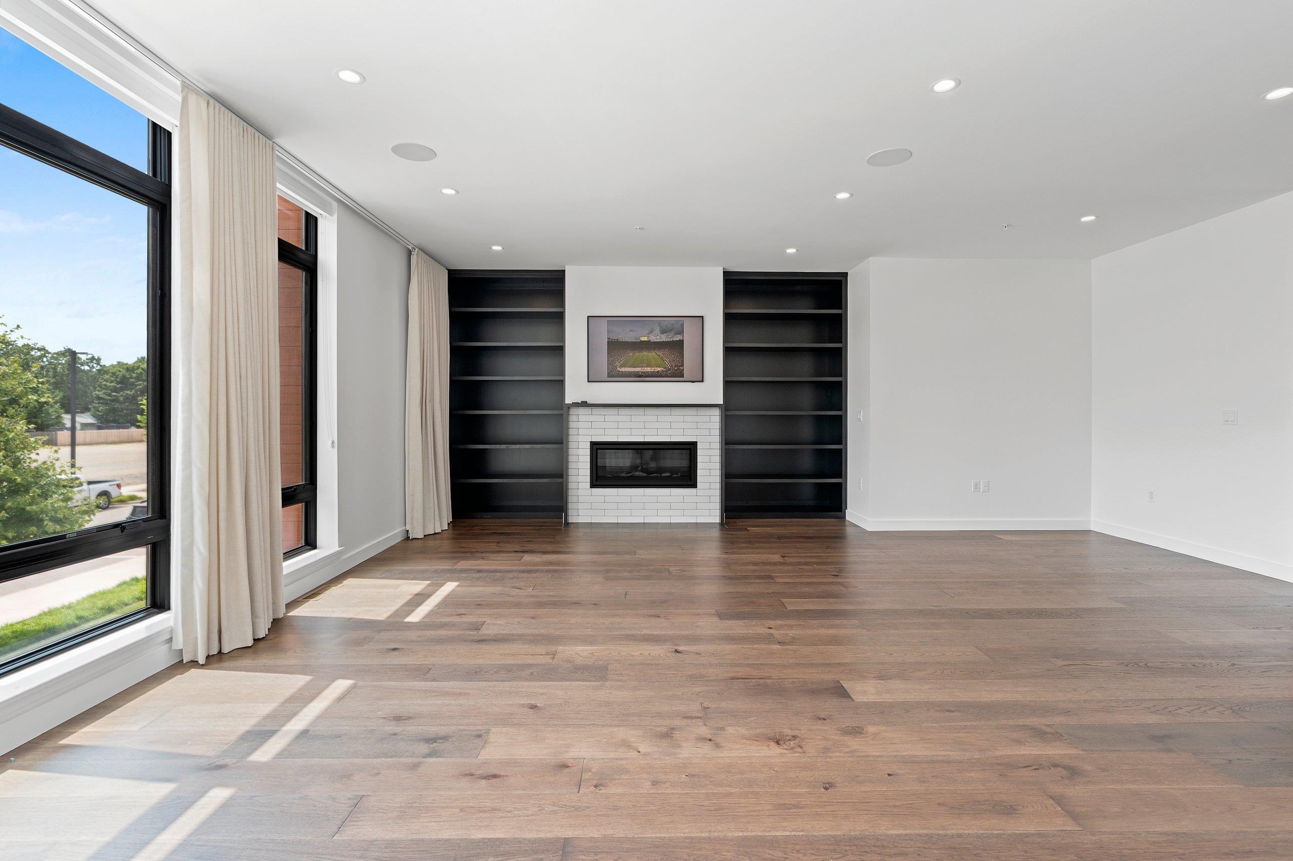 1100 BROOKWOOD Drive