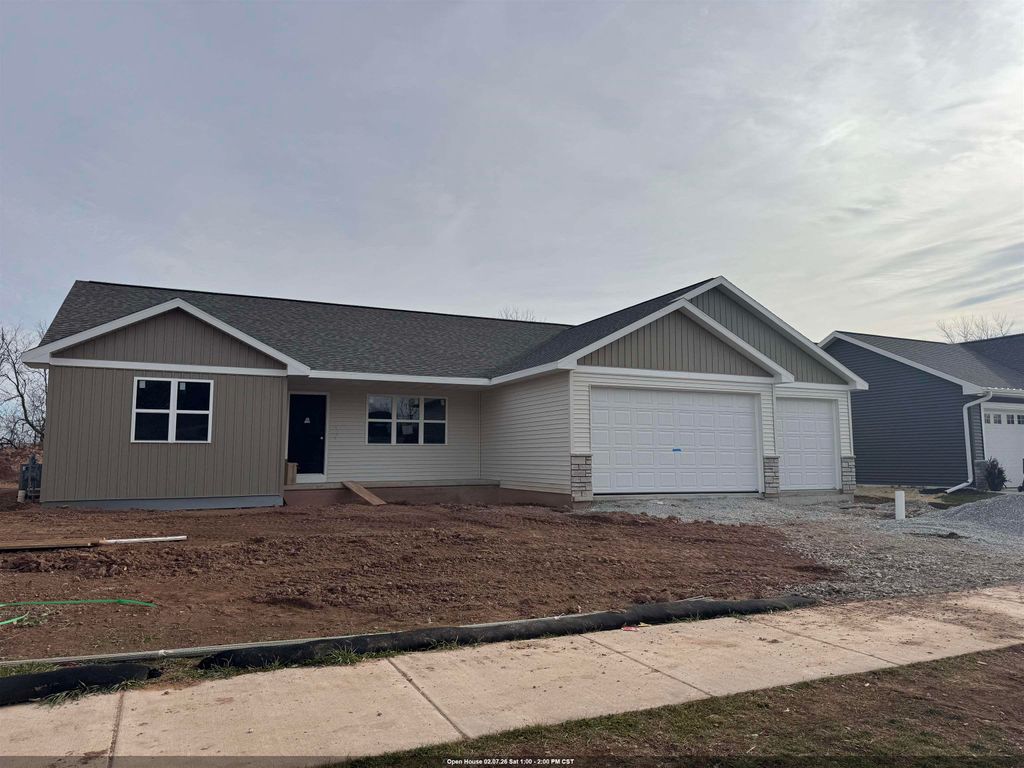 Photo of N9272 CONSTELLATION Drive, APPLETON, WI 54915 (MLS # 50319579)