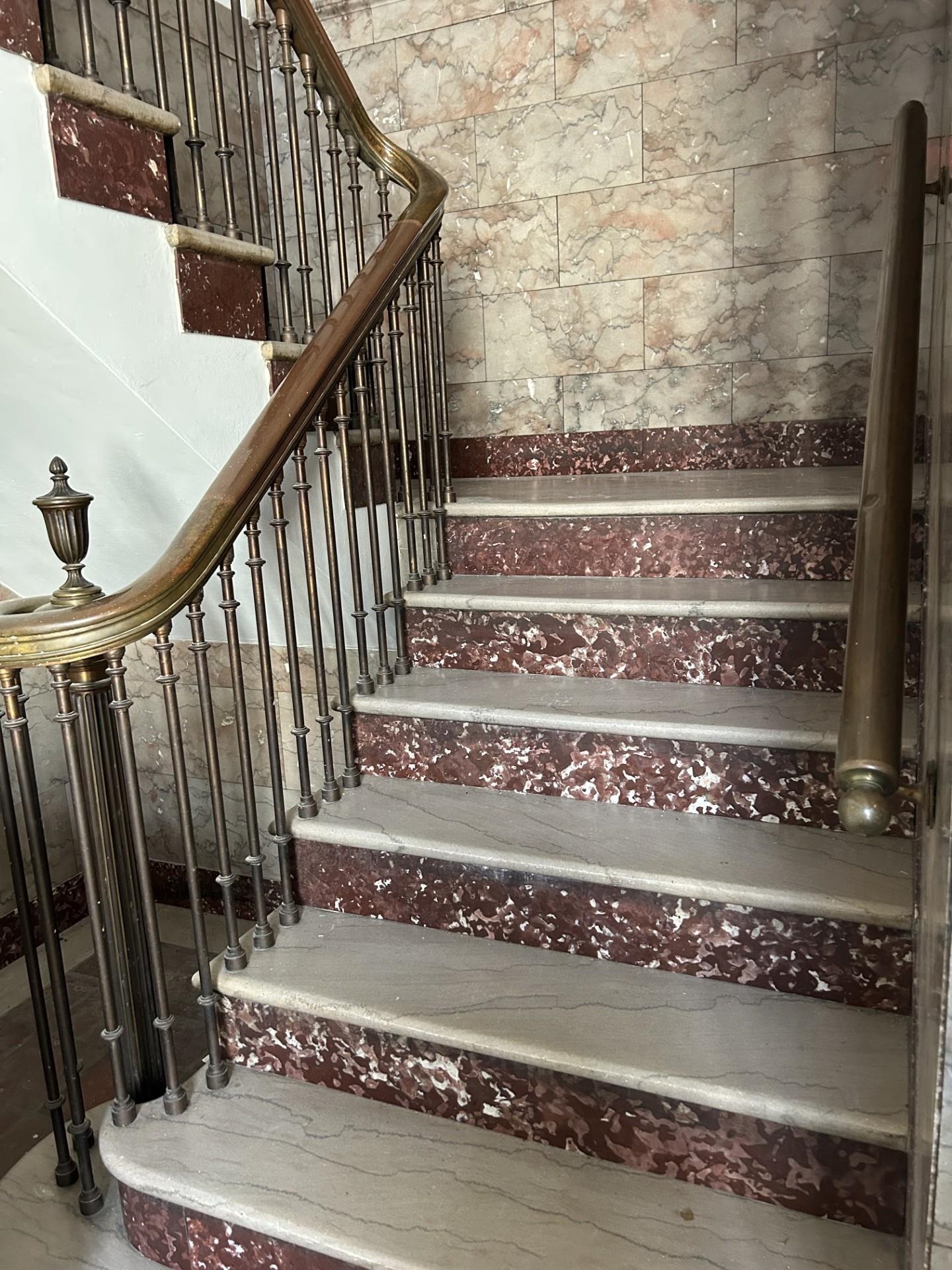 219 WASHINGTON Avenue