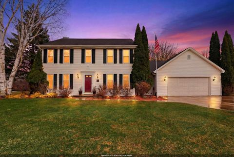 Photo of 1838 WESTBREEZE Drive, OSHKOSH, WI 54904 (MLS # 50323141)