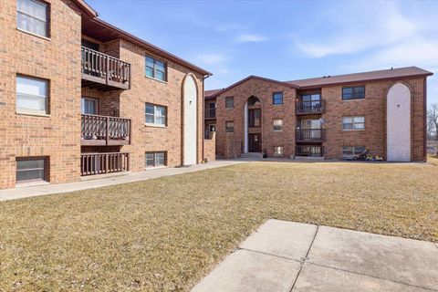 Photo of 1161 GILLINGHAM Road #B3, NEENAH, WI 54952 (MLS # 50322066)