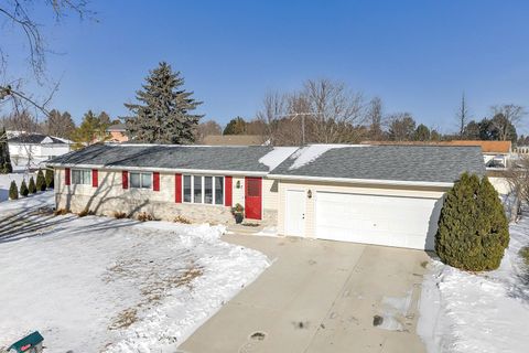 Photo of 1207 SUNRISE Court, KEWAUNEE, WI 54216 (MLS # 50320316)