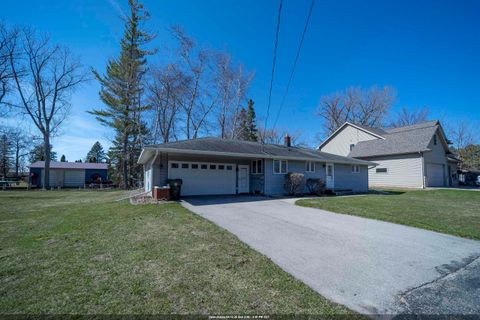 Photo of 6817 OLEN Trail, WINNECONNE, WI 54986 (MLS # 50323445)