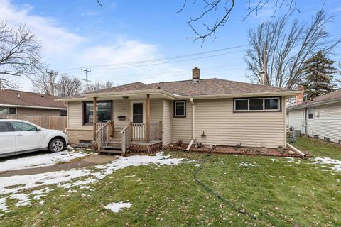 Photo of 848 E GLENDALE Avenue, APPLETON, WI 54911 (MLS # 50319824)