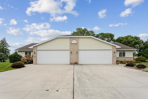 Photo of 498 RIDGEWAY Court, BRILLION, WI 54110 (MLS # 50314108)