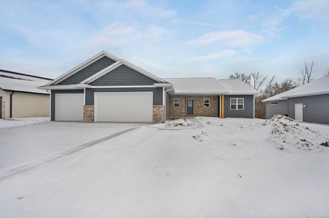 Photo of 2580 N STELLITA Circle, DE PERE, WI 54115 (MLS # 50319655)
