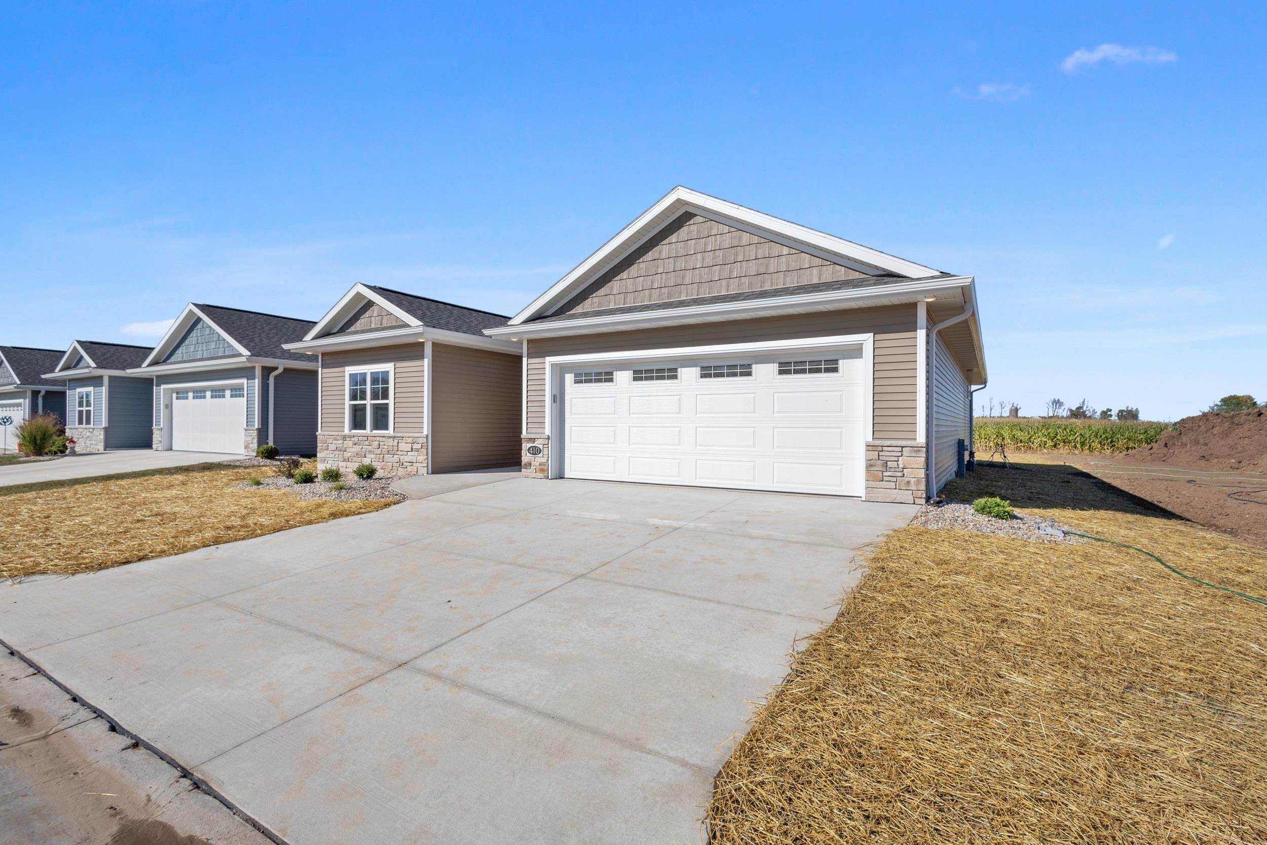 Luxemburg, Wisconsin 54217, United States, 3 Bedrooms Bedrooms, ,2 BathroomsBathrooms,Residential,Active,1099