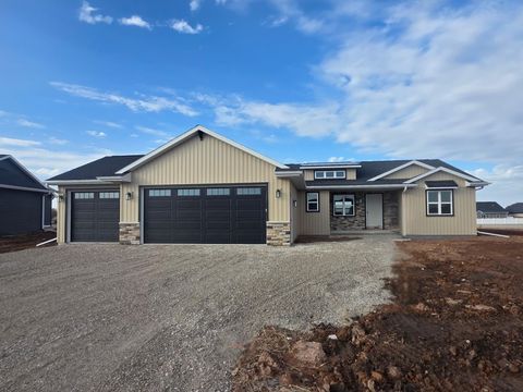 Photo of W5658 TONYS Way, APPLETON, WI 54915 (MLS # 50322081)