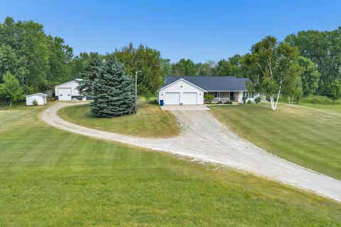 Photo of 956 YUREK Road, PULASKI, WI 54162 (MLS # 50330269)