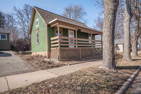 Photo of 110 N 4TH Avenue, WAUSAU, WI 54401 (MLS # 50323563)