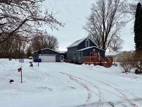 Photo of W7643 POPLAR Road, SHAWANO, WI 54166 (MLS # 50319377)
