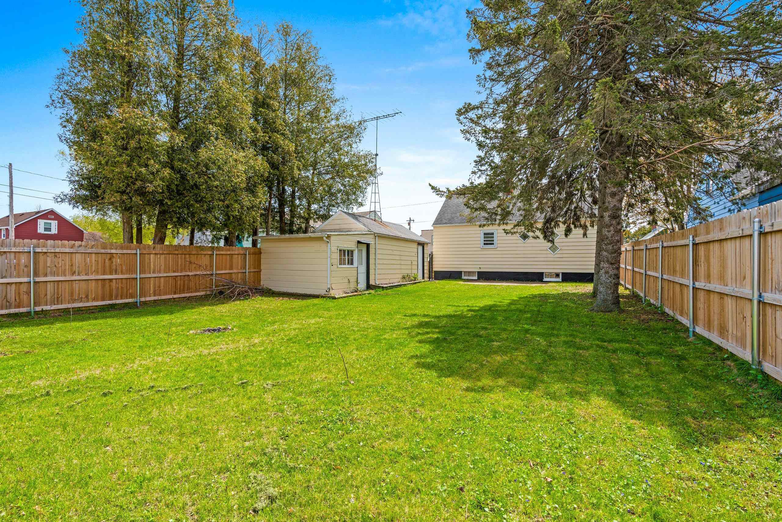 Two Rivers, Wisconsin 54241, United States, 2 Bedrooms Bedrooms, ,1 BathroomBathrooms,Residential,Pending,134026