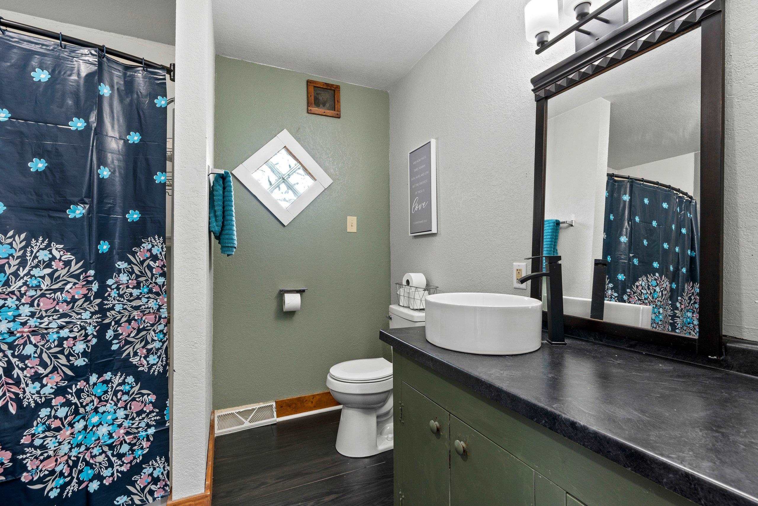 Two Rivers, Wisconsin 54241, United States, 2 Bedrooms Bedrooms, ,1 BathroomBathrooms,Residential,Pending,134026