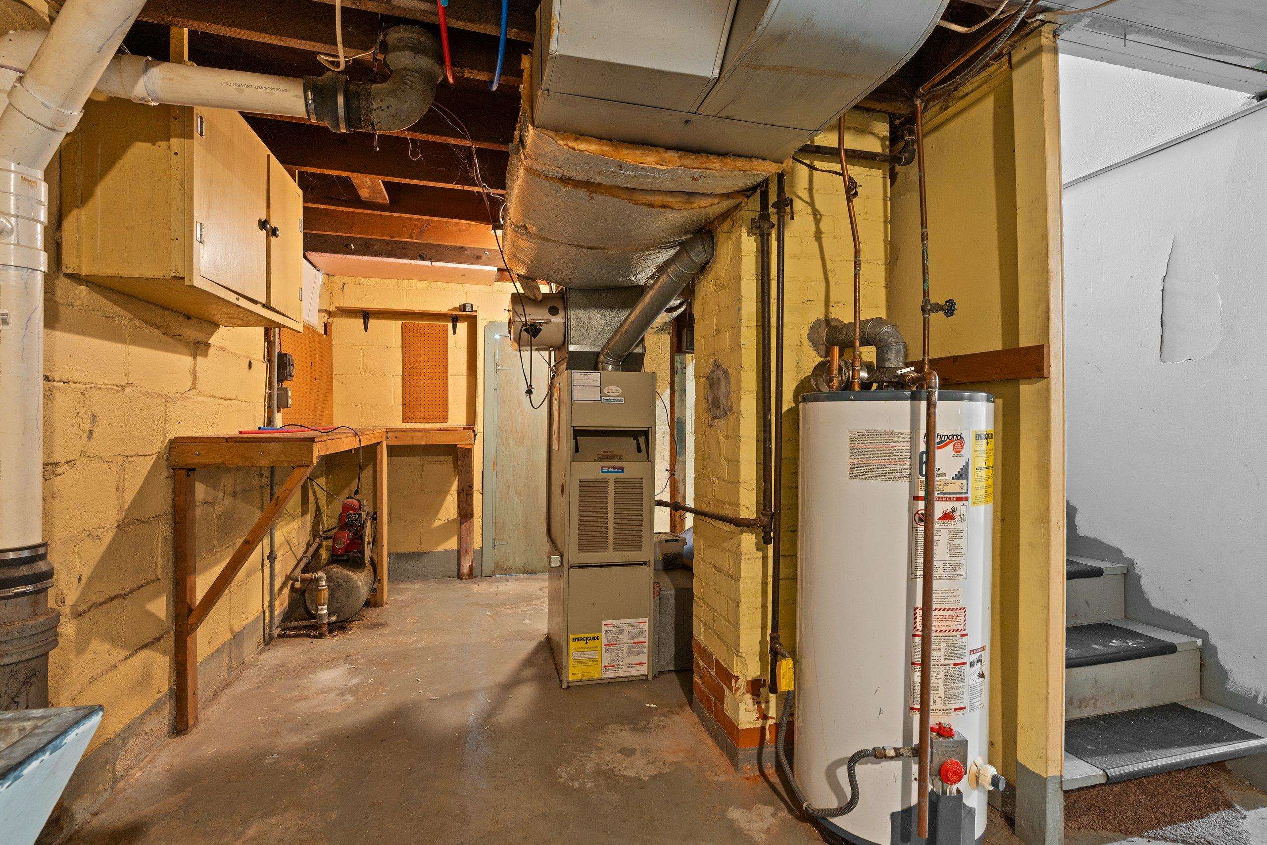 Two Rivers, Wisconsin 54241, United States, 2 Bedrooms Bedrooms, ,1 BathroomBathrooms,Residential,Pending,134026