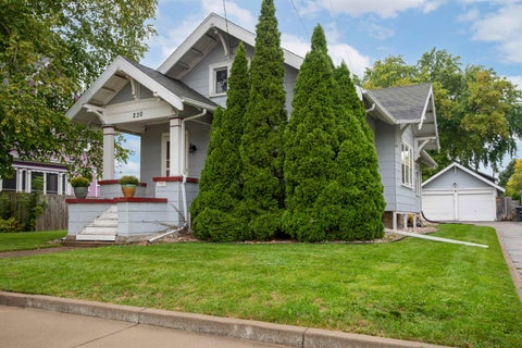 Photo of 230 E IRVING Avenue, OSHKOSH, WI 54901 (MLS # 50332651)