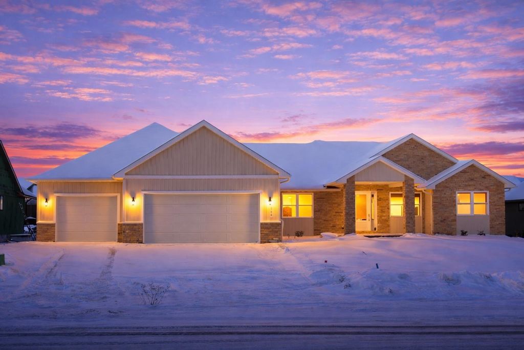 Photo of 266 E SWEETWATER Way, APPLETON, WI 54913 (MLS # 50319490)